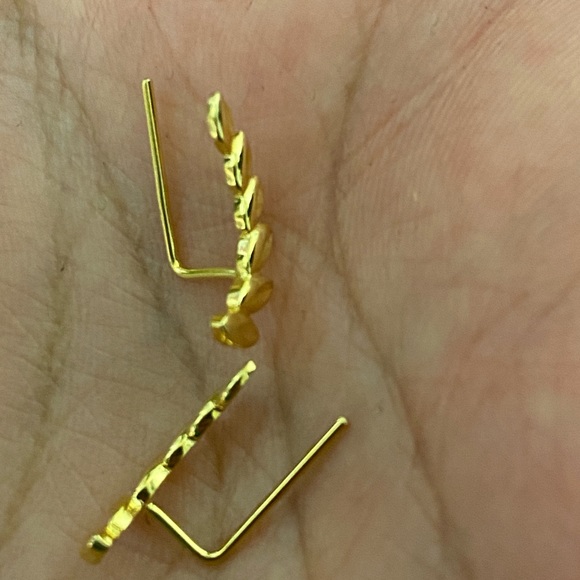 Ear cuff 18K Gold Earrings - Picture 3 of 4